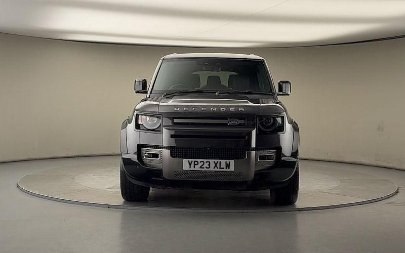 Used Land Rover Defender HSE Dynamic 300 HP (220 kW) 2023 Carpathian grey SUV