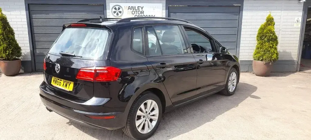 Used VW Golf Sportsvan SE 125 HP (91 kW) 2016 Black MPV