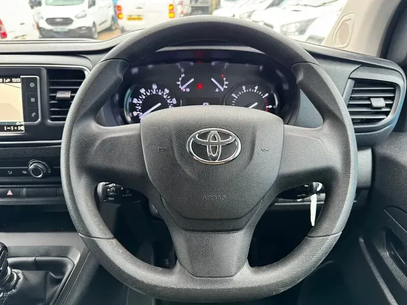 Used Toyota Proace 150 HP (110 kW) 2023 Black MPV