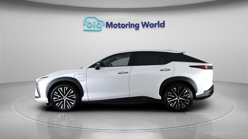 Used Lexus RZ 450e 230 kW (313 HP) 2024 White SUV