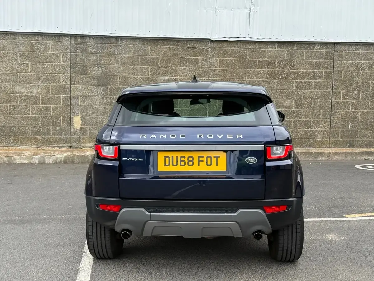 Used Land Rover Range Rover evoque SE 150 HP (110 kW) 2018 Blue Estate