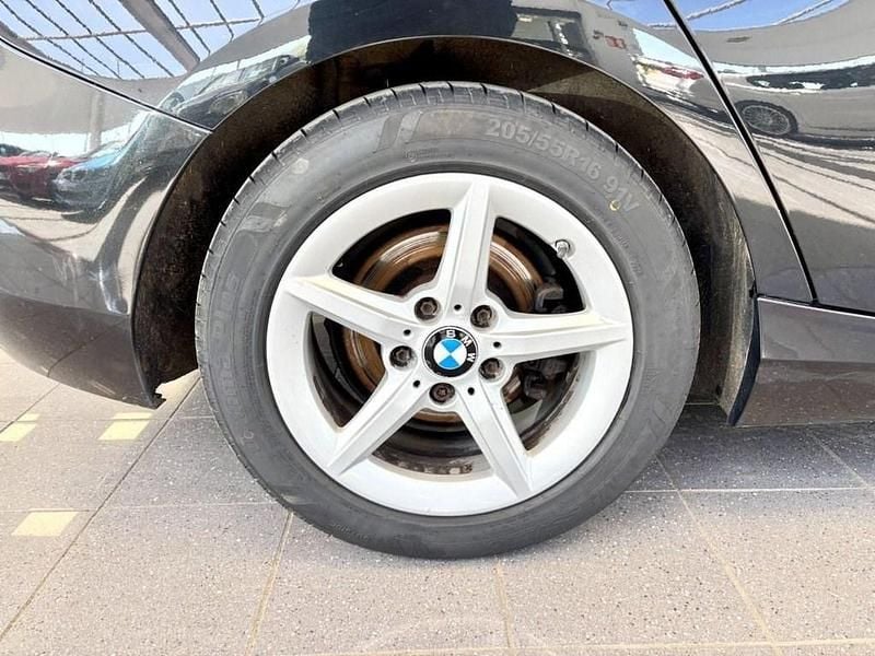 Begagnad BMW 116 Efficient Dynamics 116 HK (85 kW) 2016 Svart Halvkombi