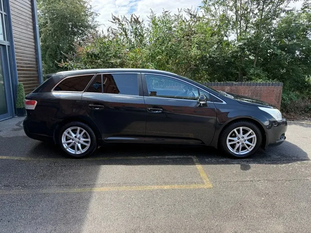 Used Toyota Avensis 2011 Black Estate