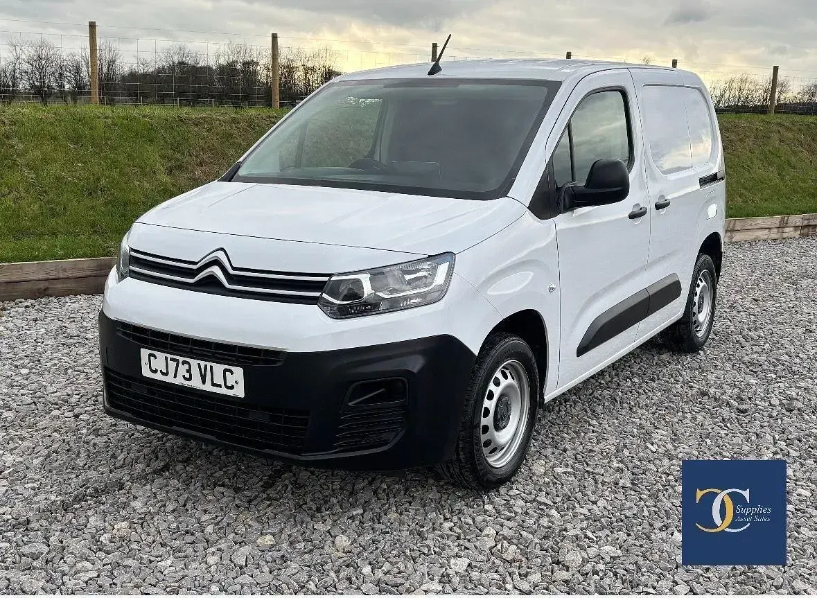 Usado Citroën Berlingo 100 HP (73 kW) 2023 Branco Monovolume
