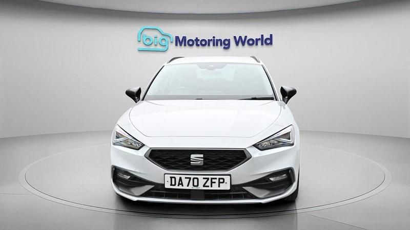 Used Seat Leon FR 150 HP (110 kW) 2021 White Estate