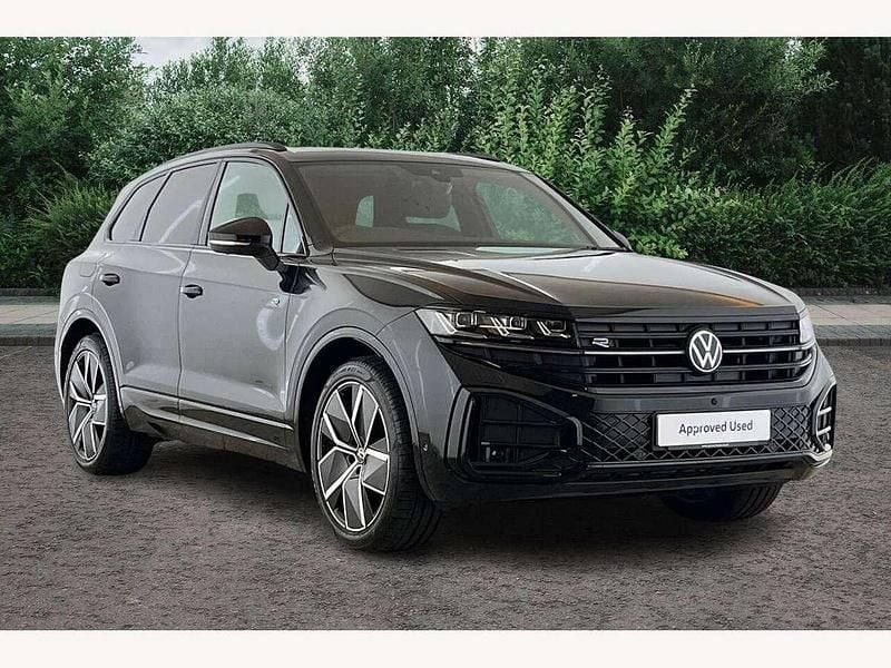 Black Used 2025 VW Touareg Black Edition SUV | £51,990 (Fair price) - Image 1/3