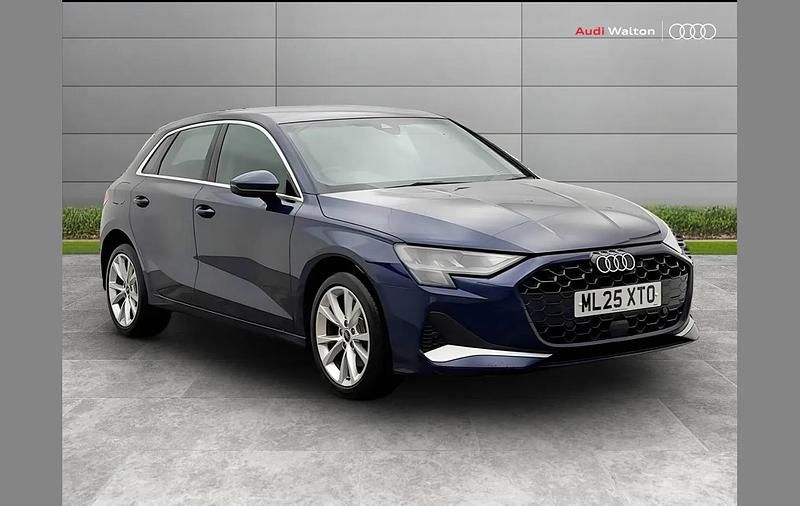 Used Audi A3 e-tron Sport 200 HP (147 kW) 2025 Blue Hatchback