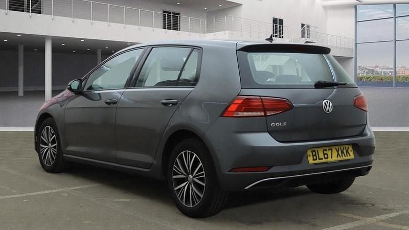 Used VW Golf VII SE 115 HP (84 kW) 2017 Grey Hatchback
