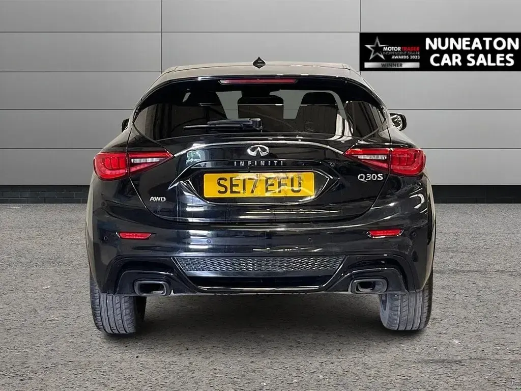 Used Infiniti Q30 Sport Tech 211 HP (155 kW) 2017 Black Hatchback