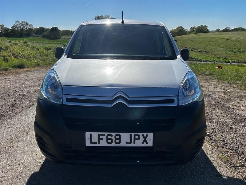Usado Citroën Berlingo 100 HP (73 kW) 2018 Prateado Monovolume