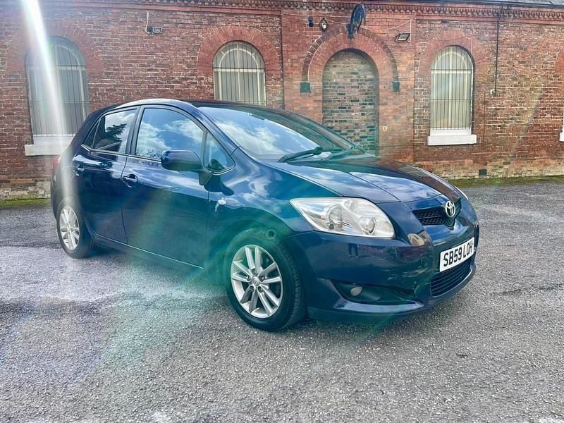 Used Toyota Auris 100 HP (73 kW) 2009 Blue Hatchback