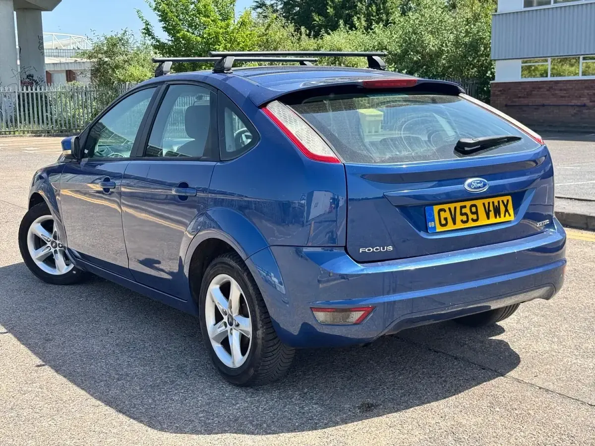 Used Ford Focus Zetec 2010 Blue Hatchback