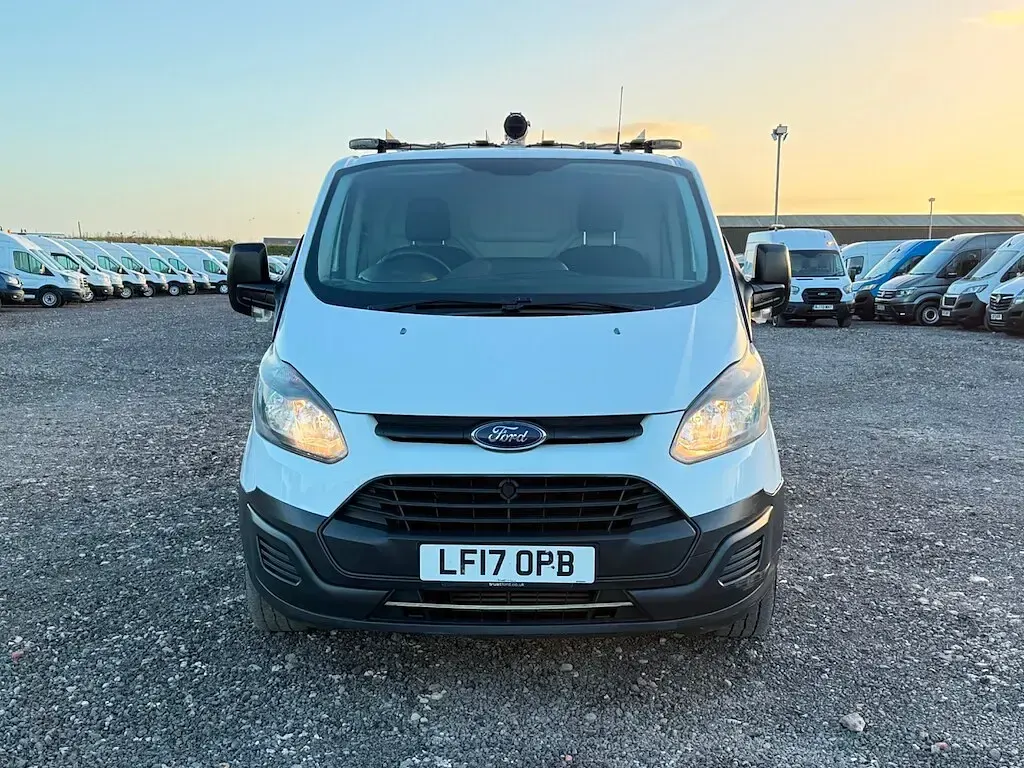 Used Ford Transit Custom 105 HP (77 kW) 2017 White Van