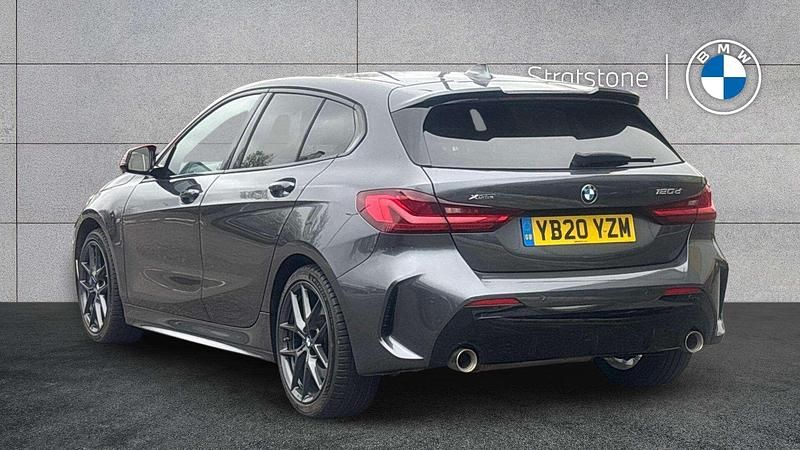 Usado BMW 120 M Sport 187 CV (137 kW) 2020 Gris Utilitario