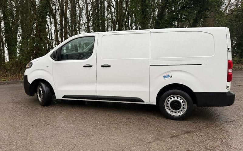 Used Vauxhall Vivaro 101 HP (74 kW) 2022 MPV
