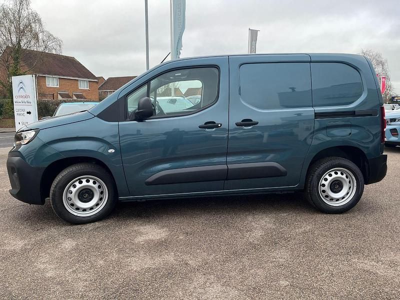 New Citroën Berlingo 101 HP (74 kW) 2026 Blue MPV