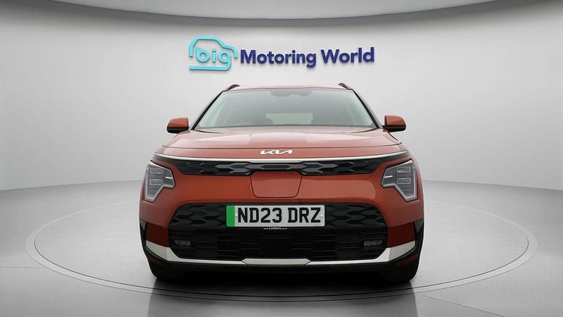 Used Kia e-Niro 147 kW (201 HP) 2023 Orange SUV