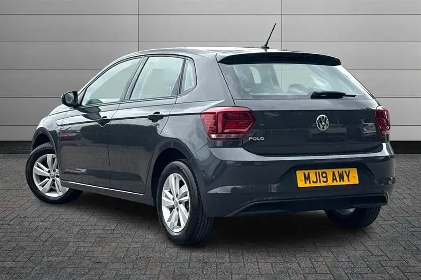 Used VW Polo SE 80 HP (58 kW) 2019 Urano grey Hatchback