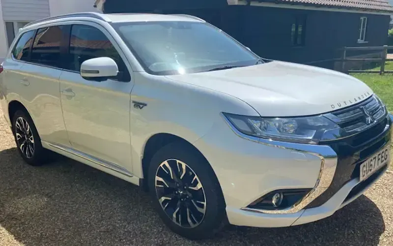 Used Mitsubishi Outlander P-HEV 203 HP (149 kW) 2017 Estate