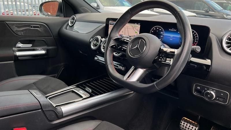 Used Mercedes GLA250 Executive 218 HP (160 kW) 2025 Cosmos black metallic SUV