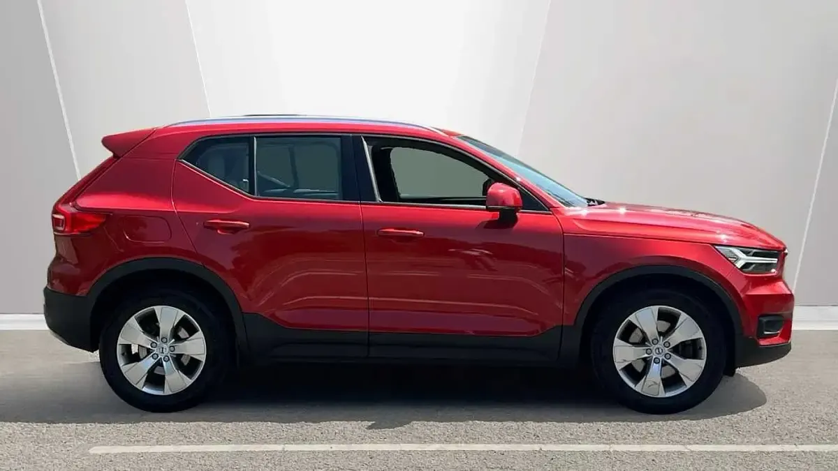 Usado Volvo XC40 Momentum 188 HP (138 kW) 2019 Vermelho SUV