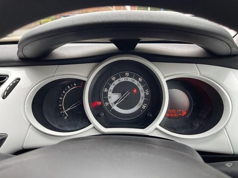 Used Citroën C3 PureTech 68 HP (50 kW) 2016 White Hatchback