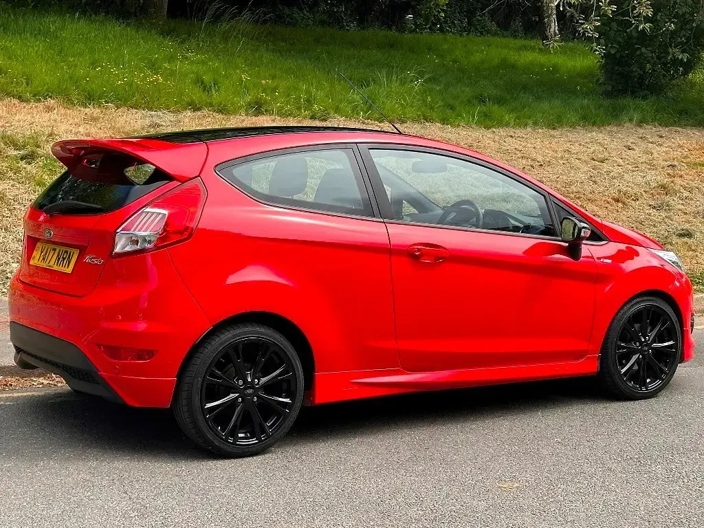 Used Ford Fiesta ST-Line 140 HP (102 kW) 2017 Red Hatchback
