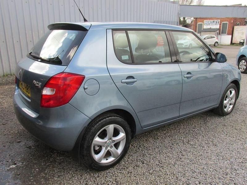 Used Skoda Fabia 105 HP (77 kW) 2009 Grey Hatchback