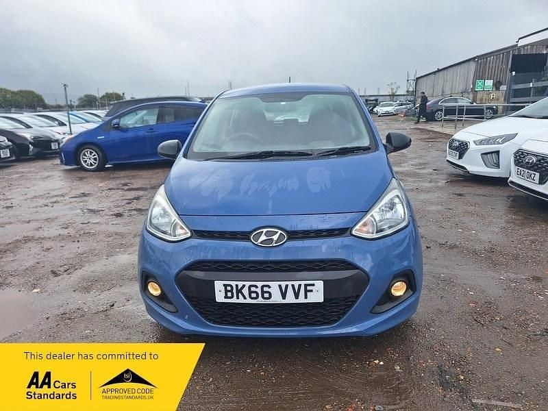 Used Hyundai i10 66 HP (48 kW) 2016 Blue Hatchback