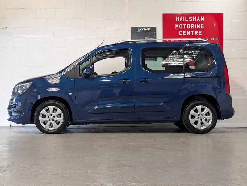 Used Vauxhall Combo S 110 HP (80 kW) 2020 Night blue MPV