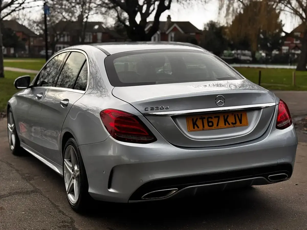 Usado Mercedes C220 AMG line 170 HP (125 kW) 2017 Prateado Sedan
