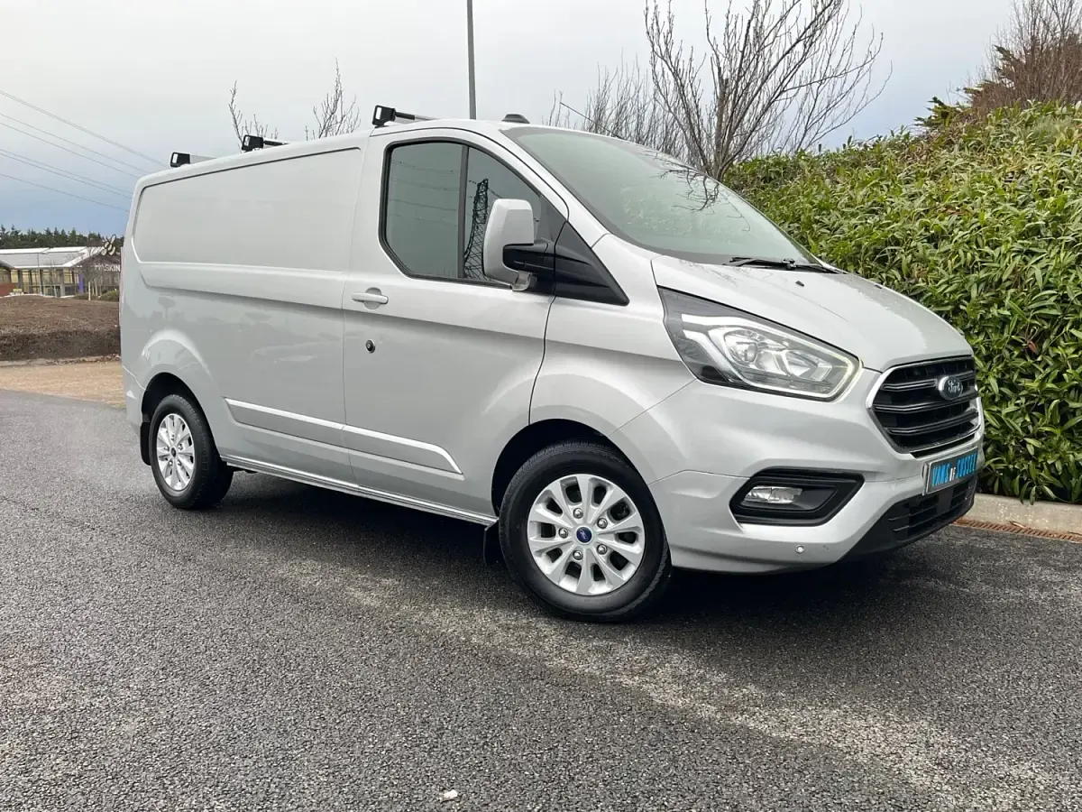 Used Ford Transit Custom Limited 185 HP (136 kW) 2022 Silver Van