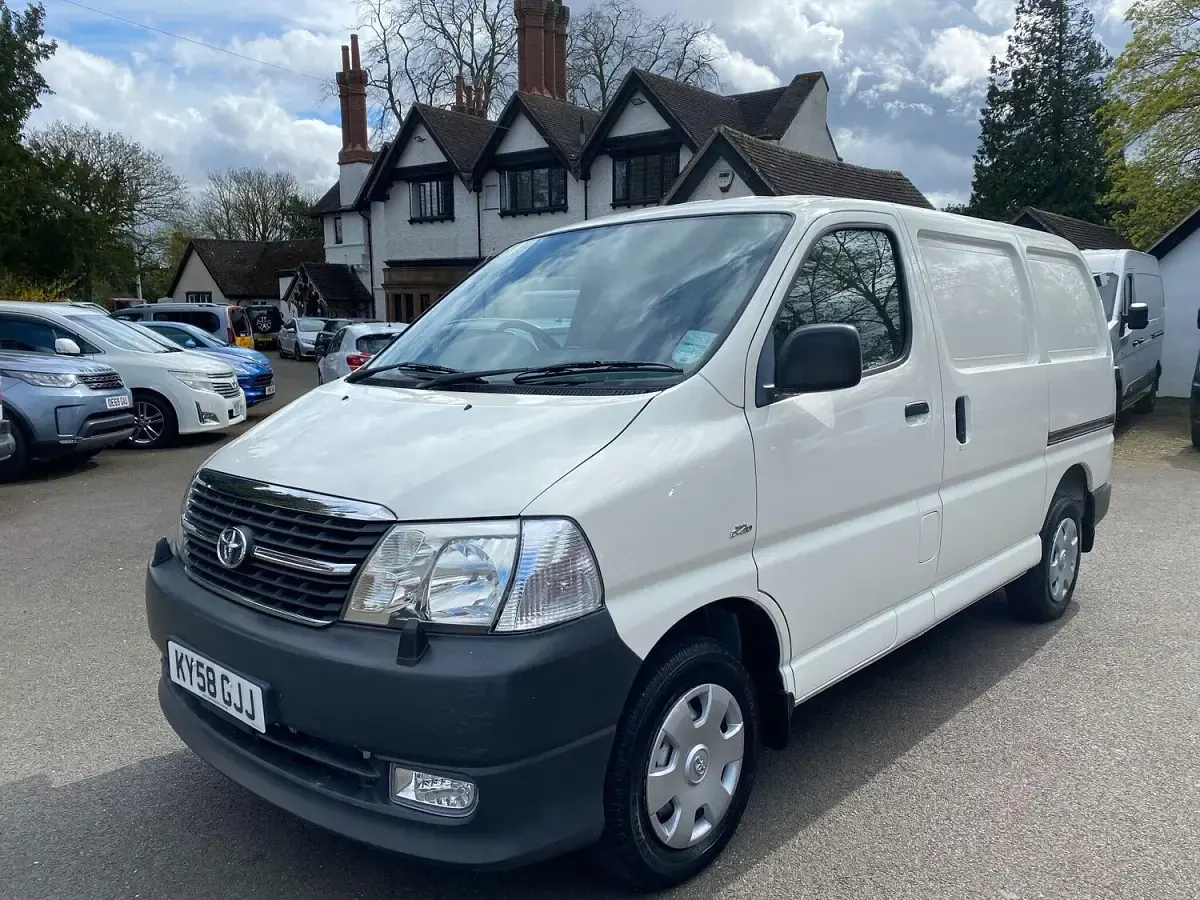 Used Toyota HiAce H1 109 HP (80 kW) 2008 White Van