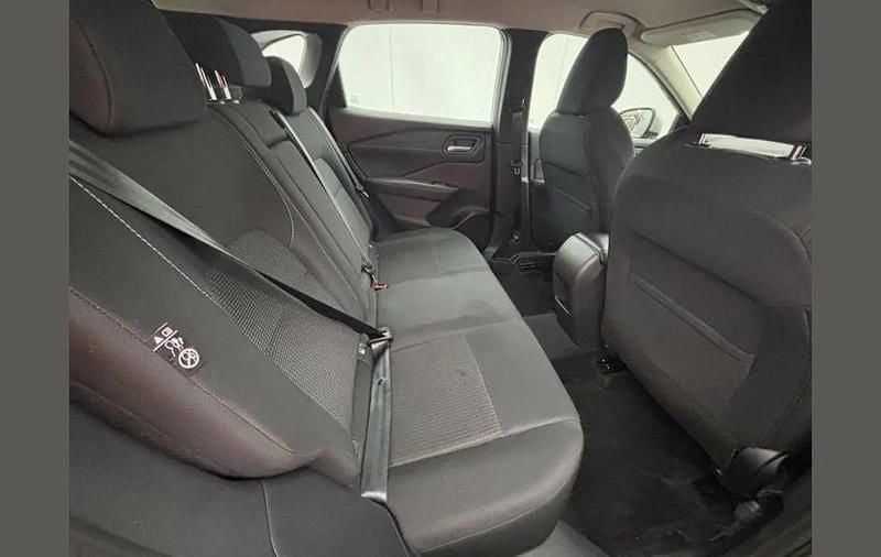 Used Nissan Qashqai Acenta Premium 155 HP (114 kW) 2023 Silver SUV