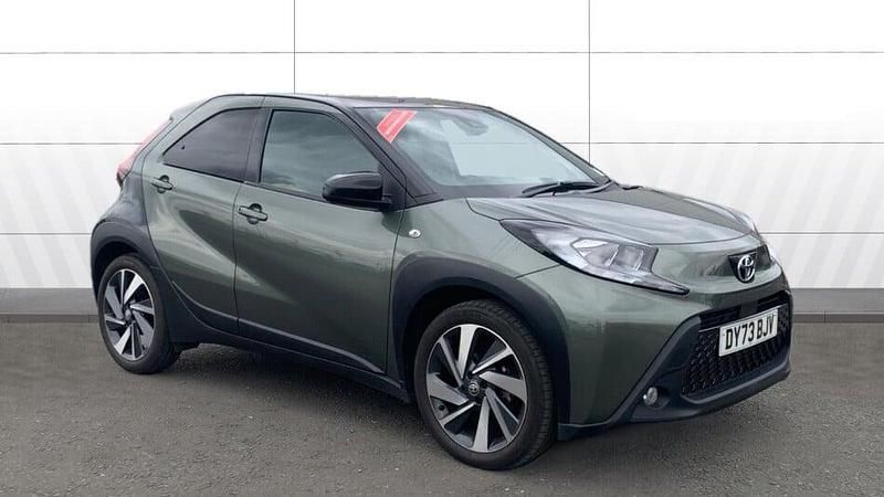 Green Used 2023 Toyota Aygo X SUV | £12,436 - Image 1/3