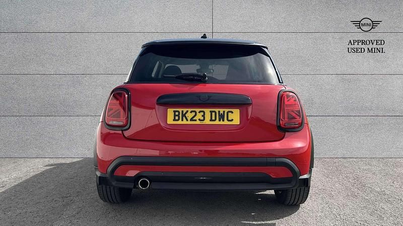 Used Mini Cooper Classic 134 HP (98 kW) 2023 Red Hatchback