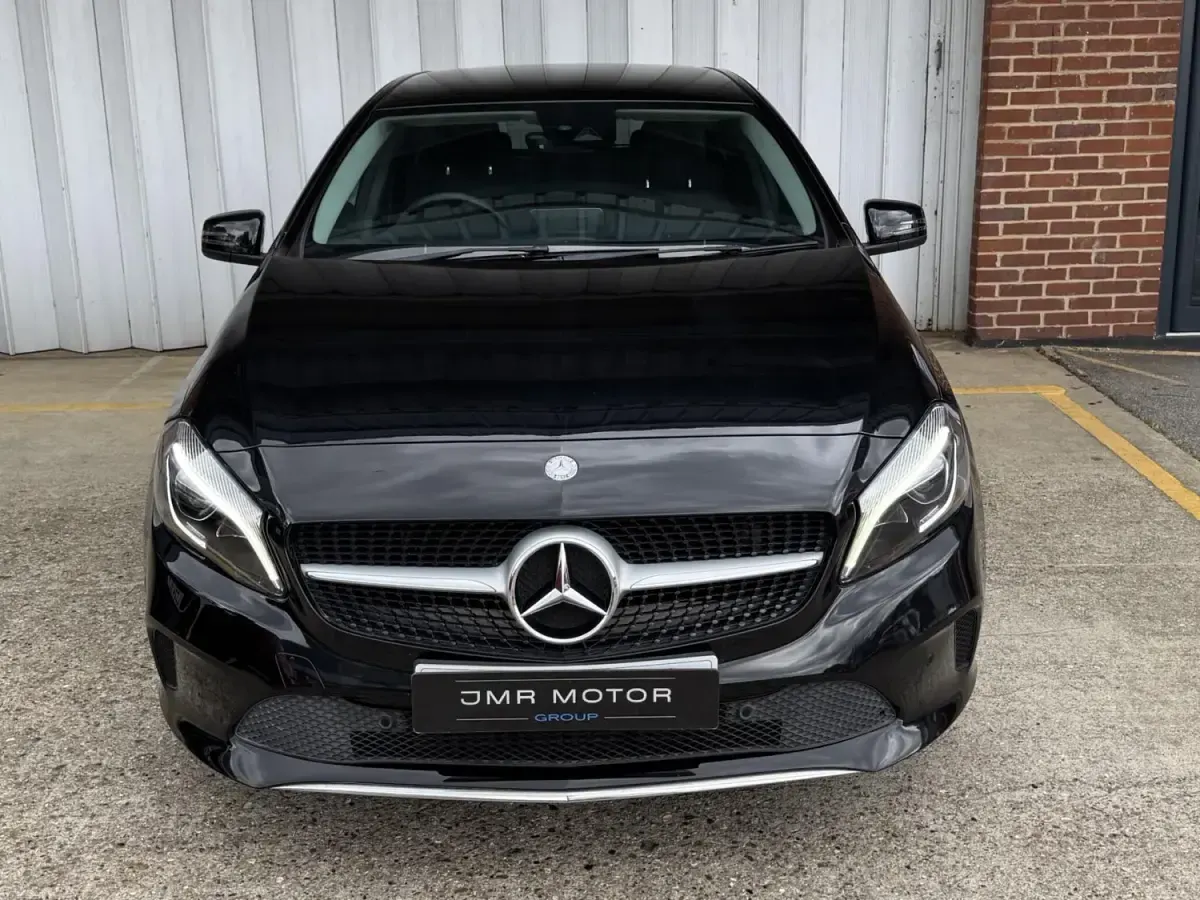 Begagnad Mercedes A200 Premium 2016 Svart Halvkombi