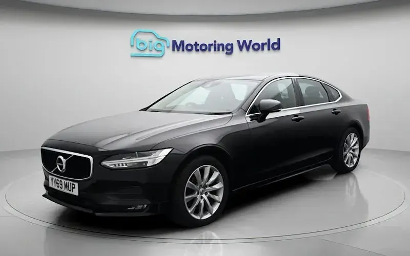 Used Volvo S90 Momentum 190 HP (139 kW) 2019 Black Sedan