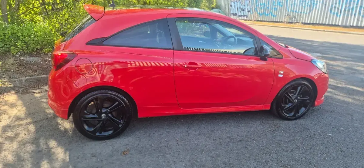 Used Vauxhall Corsa Edition 70 HP (51 kW) 2015 Red Hatchback