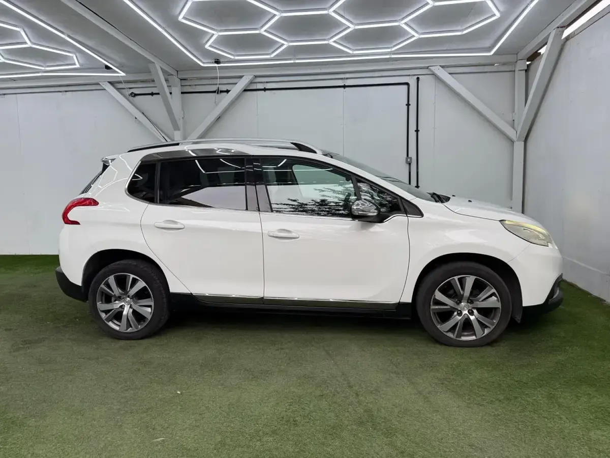 Used Peugeot 2008 S 2014 White SUV
