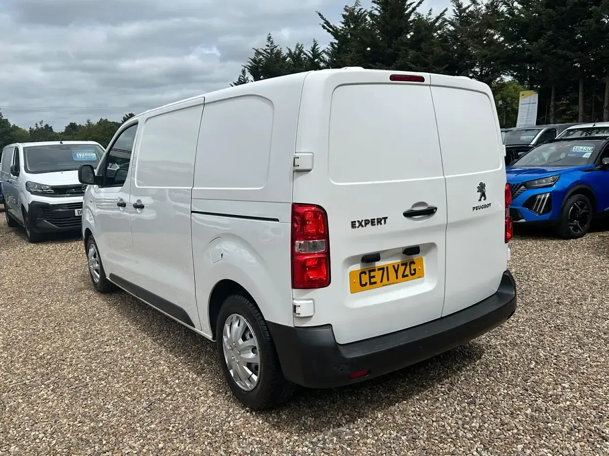 Used Peugeot Expert S 2021 White Van