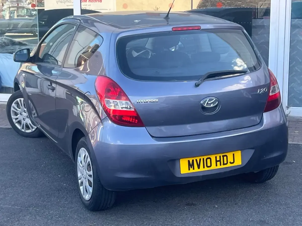 Used Hyundai i20 Classic 78 HP (57 kW) 2010 Grey Hatchback