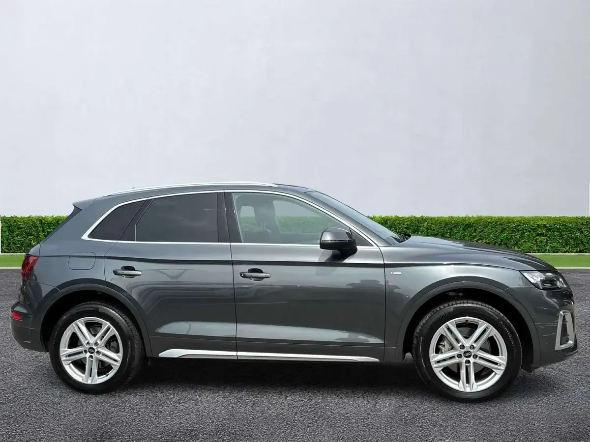 Used Audi Q5 S-Line 265 HP (194 kW) 2022 Grey SUV
