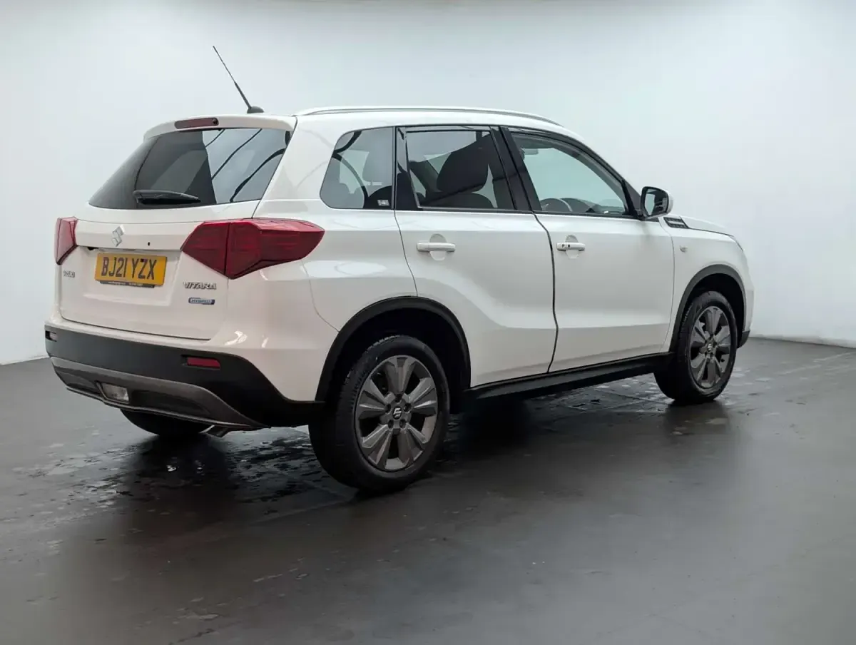 Gebraucht Suzuki Vitara SZ-T 129 PS (94 kW) 2021 Weiß SUV