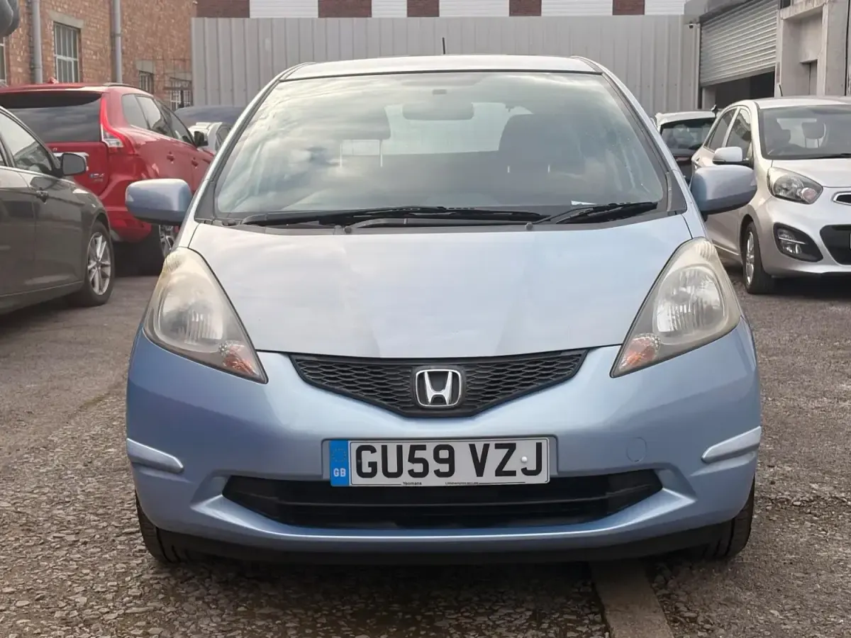 Second-hand Honda Jazz ES 100 CP (73 kW) 2009 Albastru Hatchback