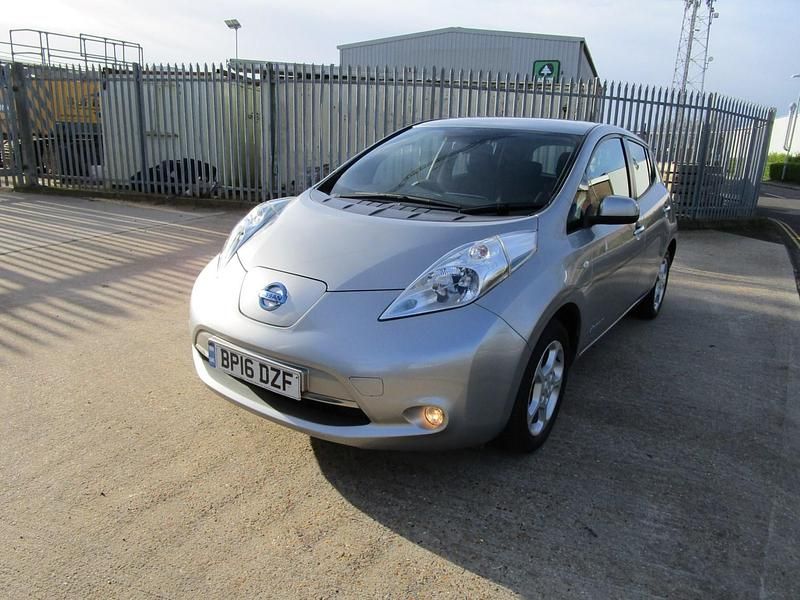 Used Nissan Leaf Acenta 80 kW (109 HP) 2016 Silver Hatchback