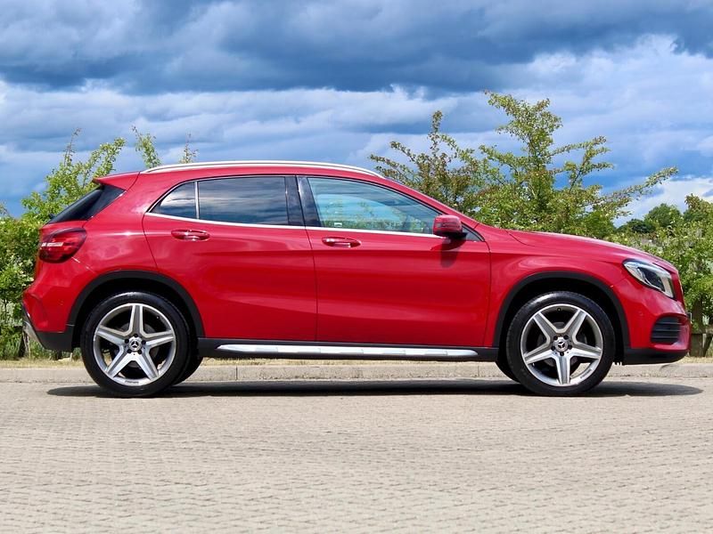 Used Mercedes GLA200 AMG line 156 HP (114 kW) 2019 Red SUV