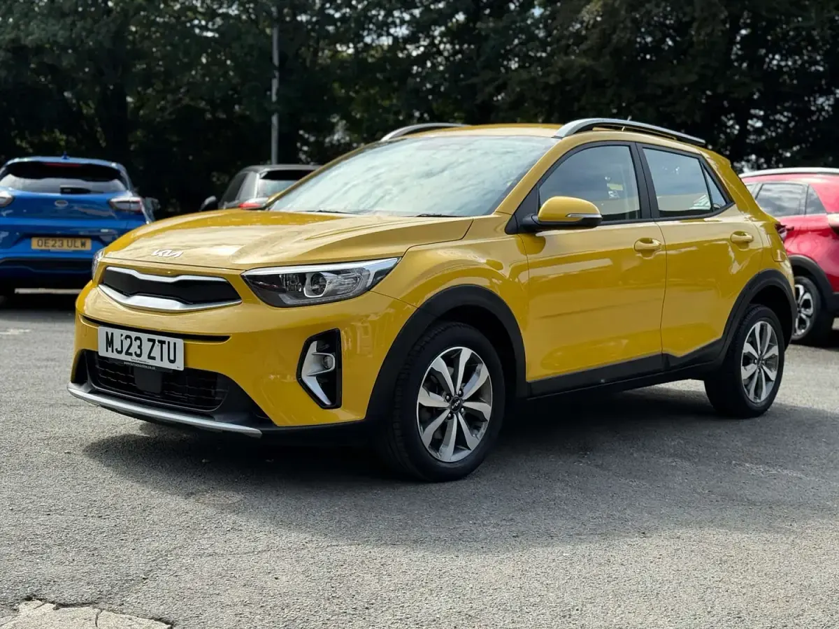 Used Kia Stonic 2023 Yellow SUV