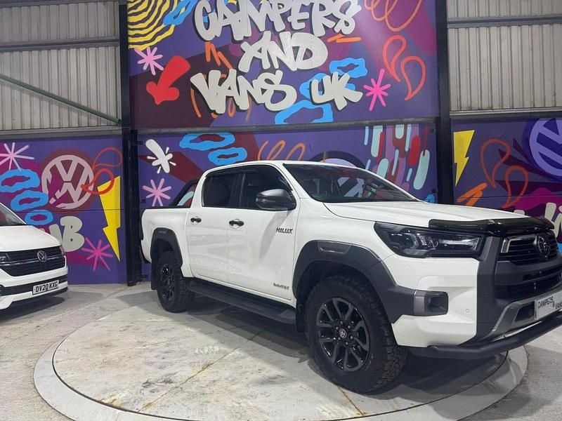 Used Toyota HiLux 201 HP (147 kW) 2022 White Pickup