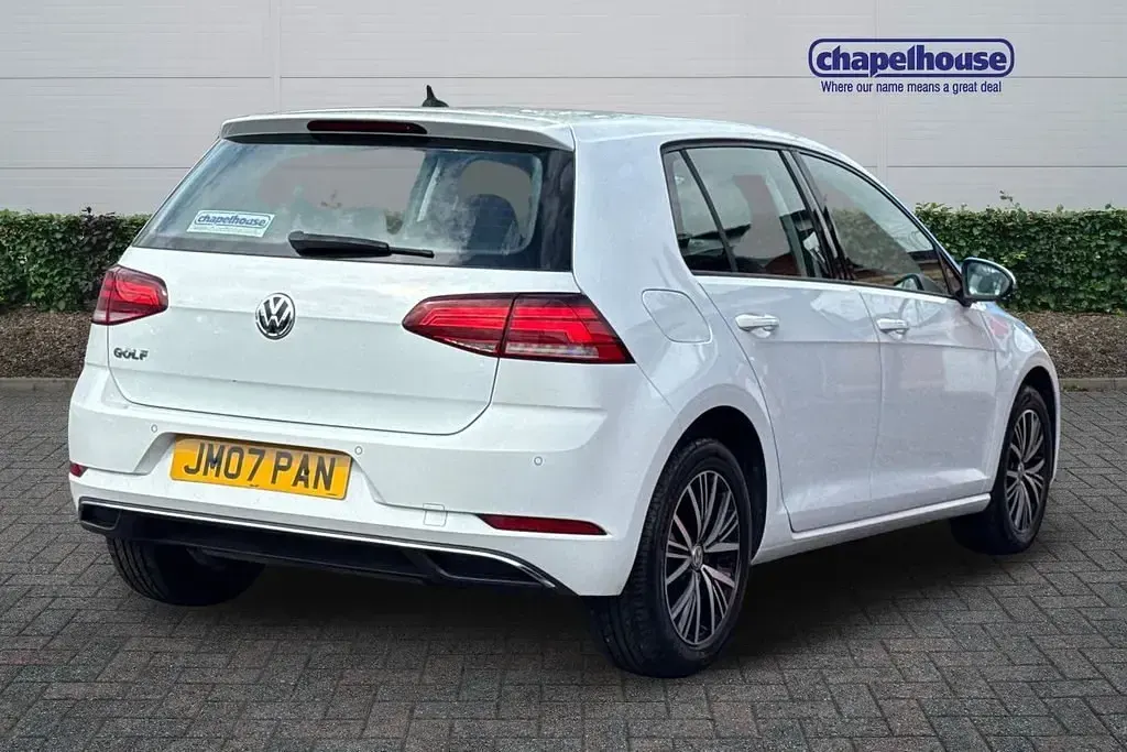 Used VW Golf VII SE 2018 White Hatchback
